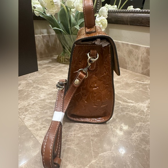 Patricia Nash box set Tooled Claire Satchel and Gela CC Case Florence New in box - Picture 9 of 16